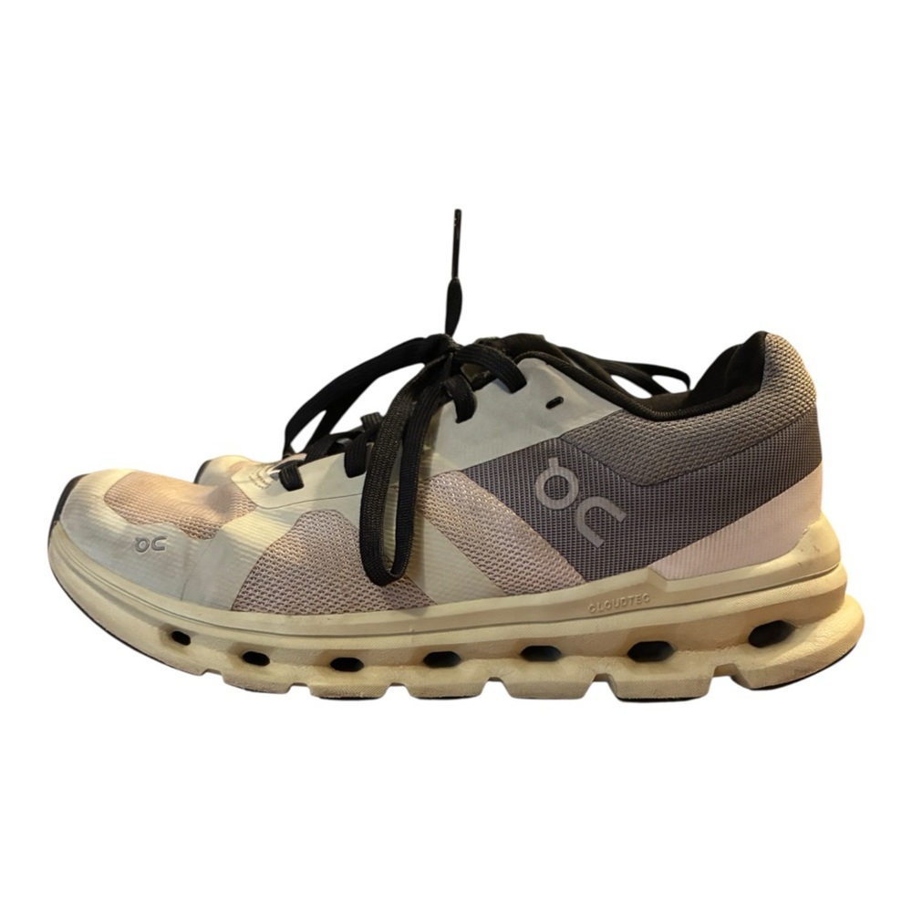 On Women's CloudRunner – Frost/Aloe (Size 6) - Picture 2 of 8
